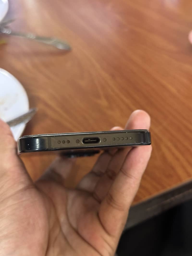 Apple iPhone 15 3