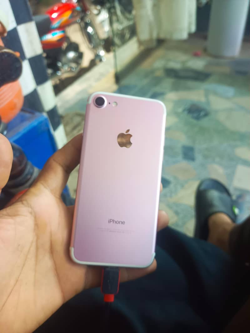 Apple iPhone 7 5