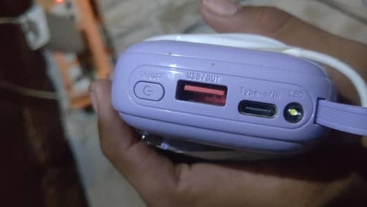 10000 mah ha or Jo tap laga cable CHOTI thi mane ket kark bhariikhi ah