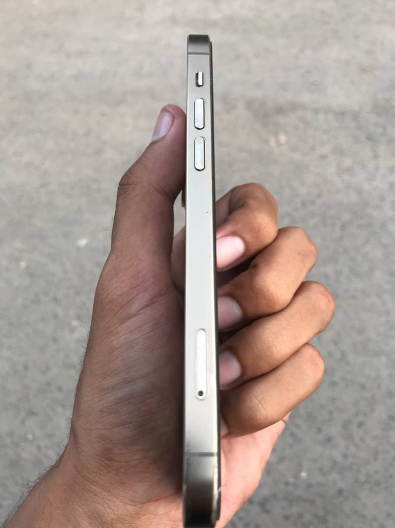 Apple iPhone 12 Pro 1