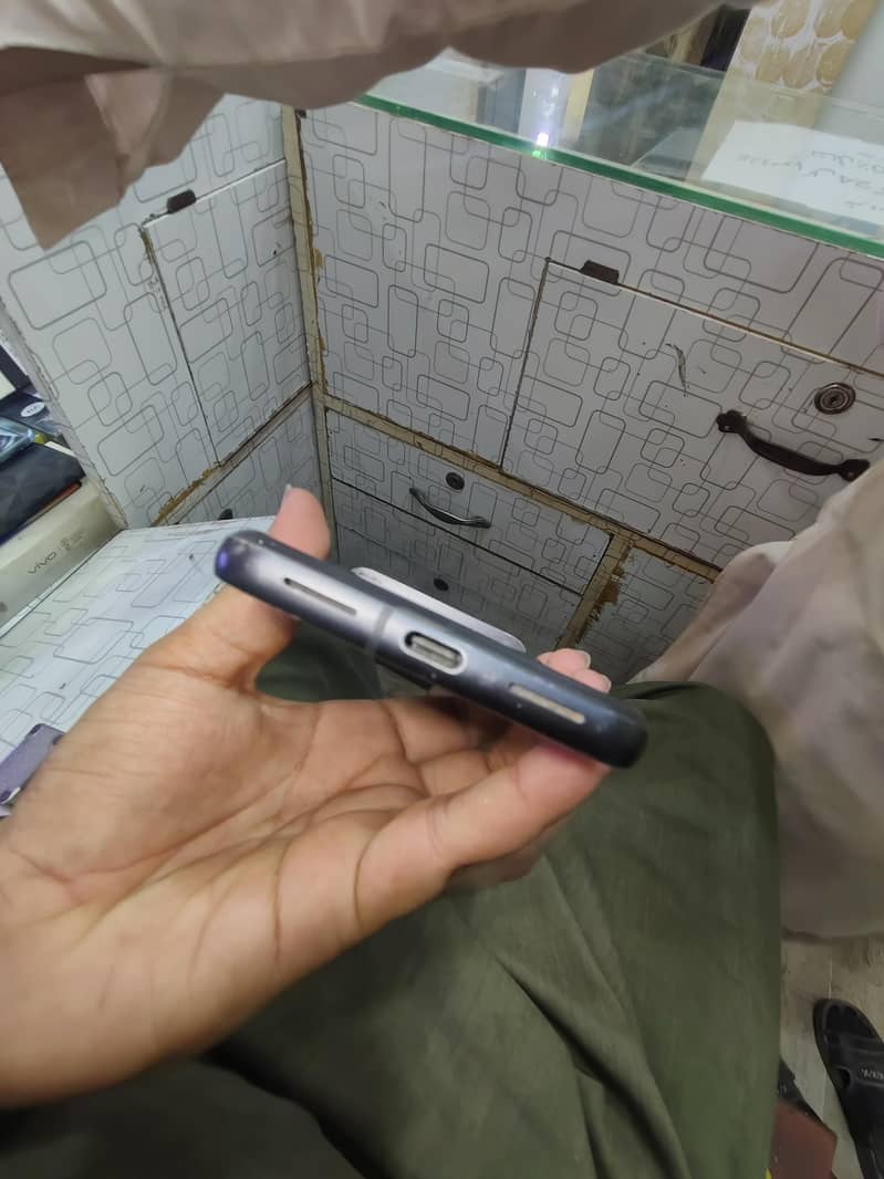 Google Pixel 8 2