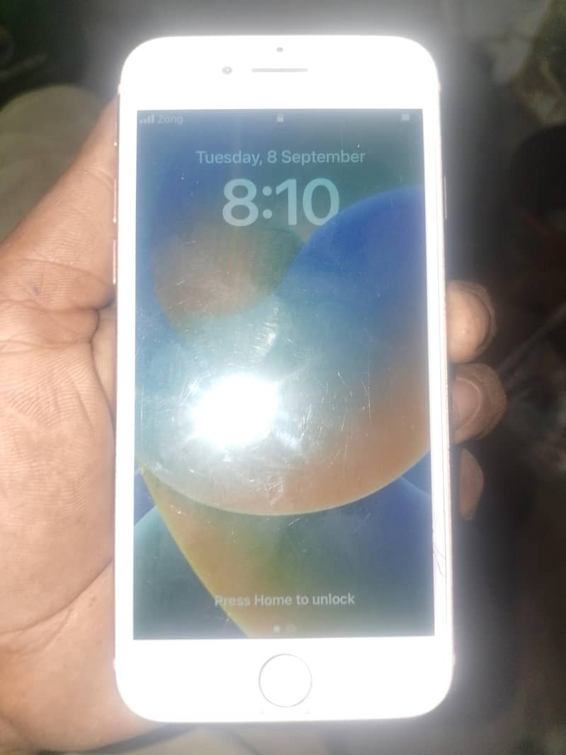 Apple iPhone 8 Plus 4