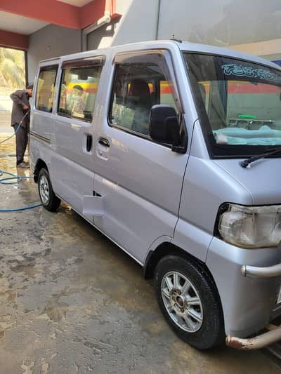 Nissan Clipper 2013
