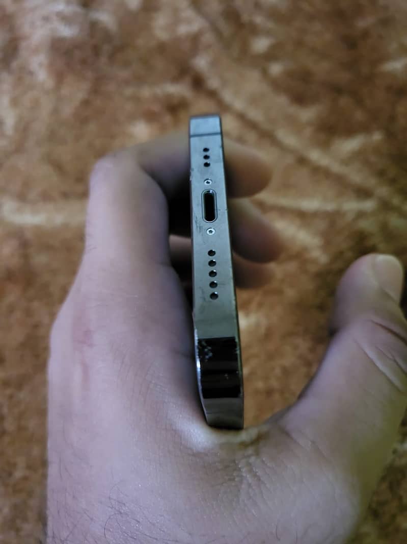 Apple iPhone 12 Pro 3