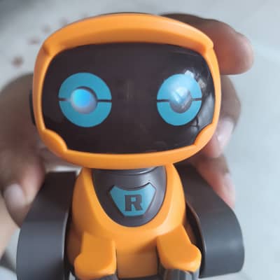 Tracking Robot on Wheels