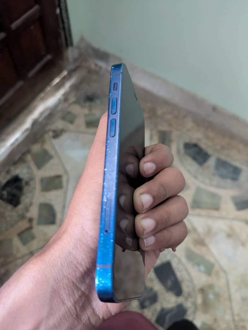 iPhone 12 mini 3