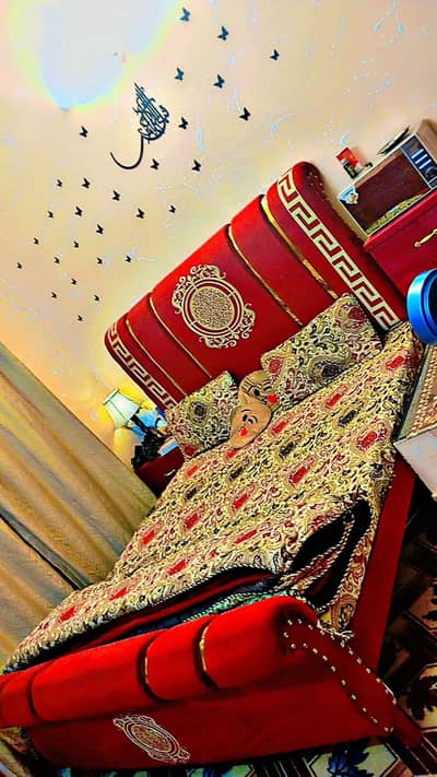 Bed with side table & dressing with mirror