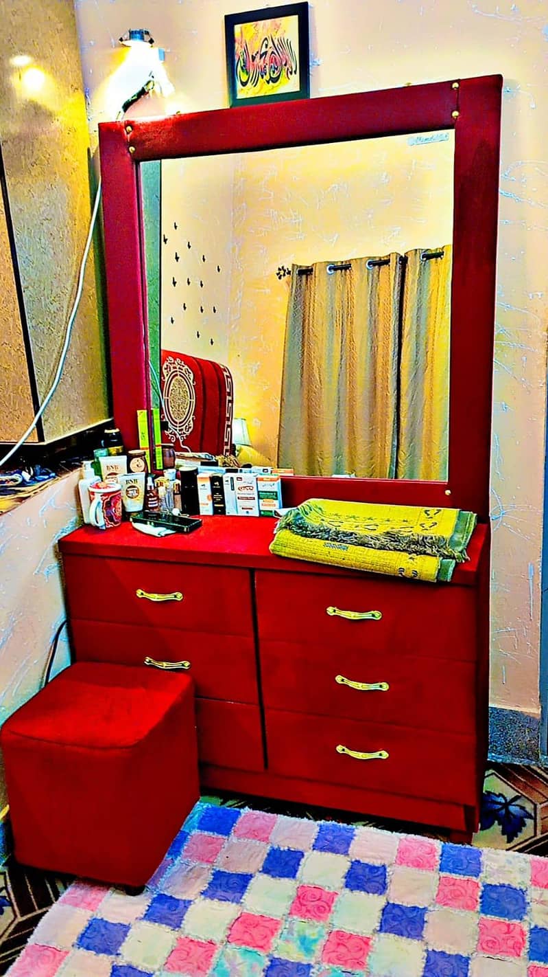 Bed with side table & dressing with mirror 1