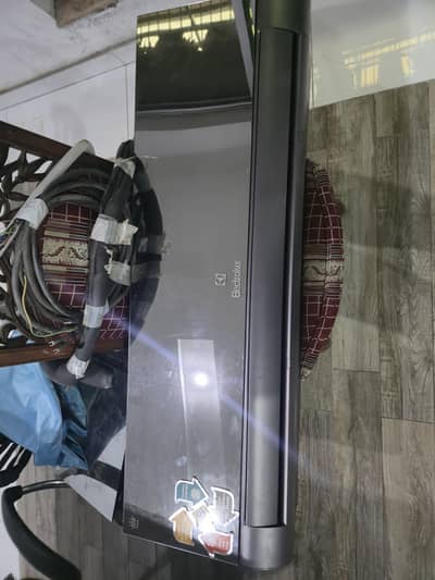 2 Ton inverter AC for urgent sale