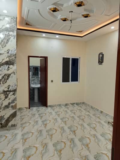 5 Marla Center wala portion awialable for Rent