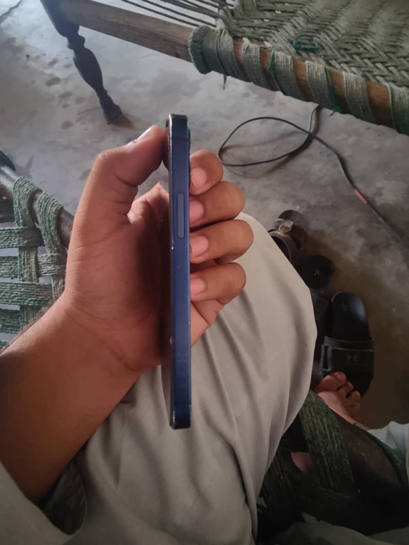 Apple iPhone 12 mini 1