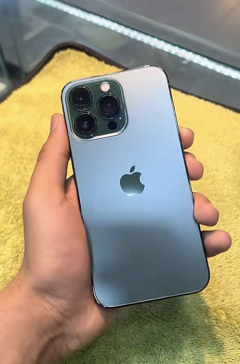 Apple iPhone 13 Pro 0
