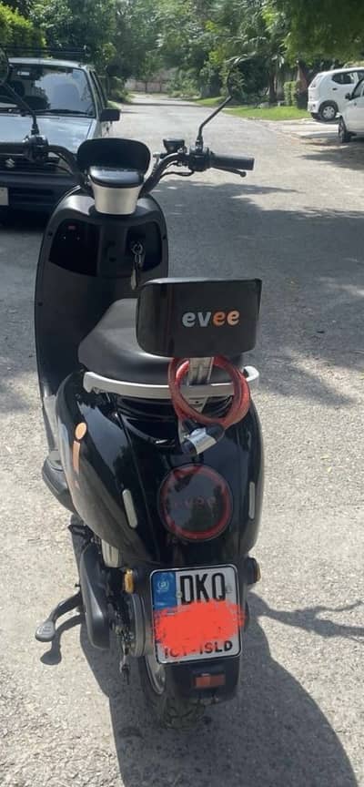 Evee Nissa electric scooty
