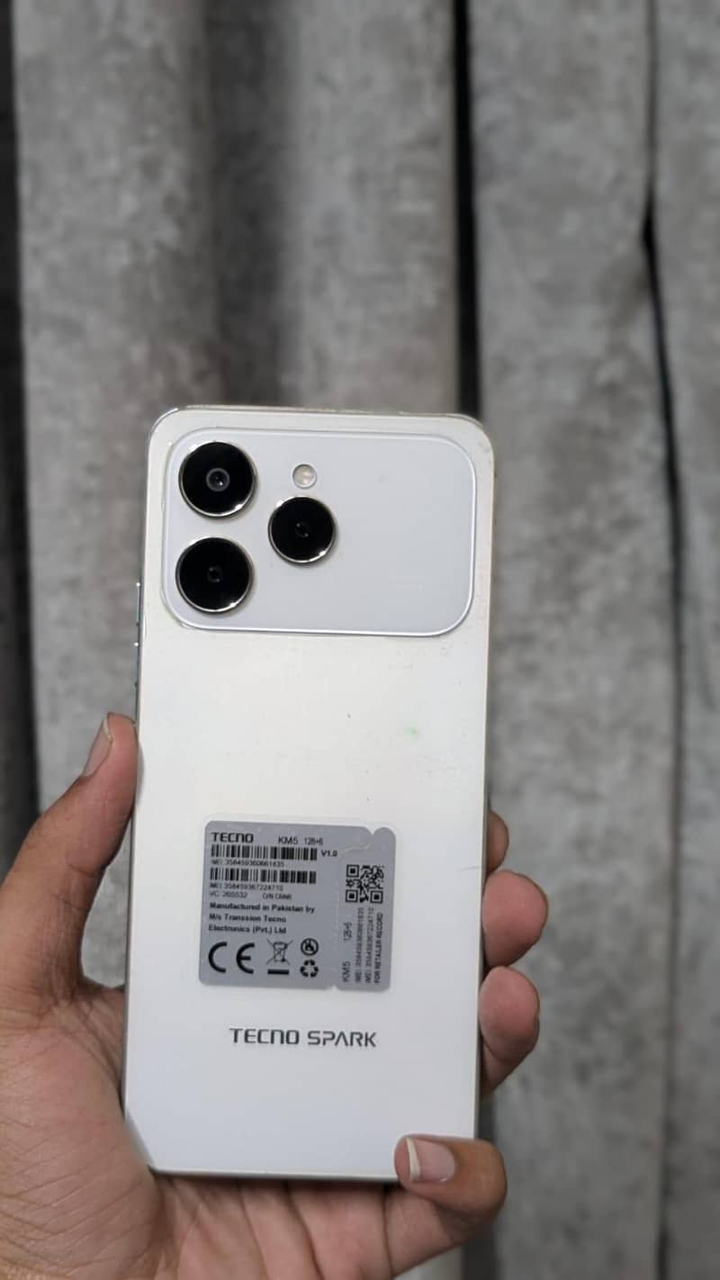 Tecno Spark 40 0