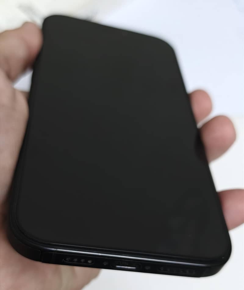 Apple iPhone 16 Pro Max 7
