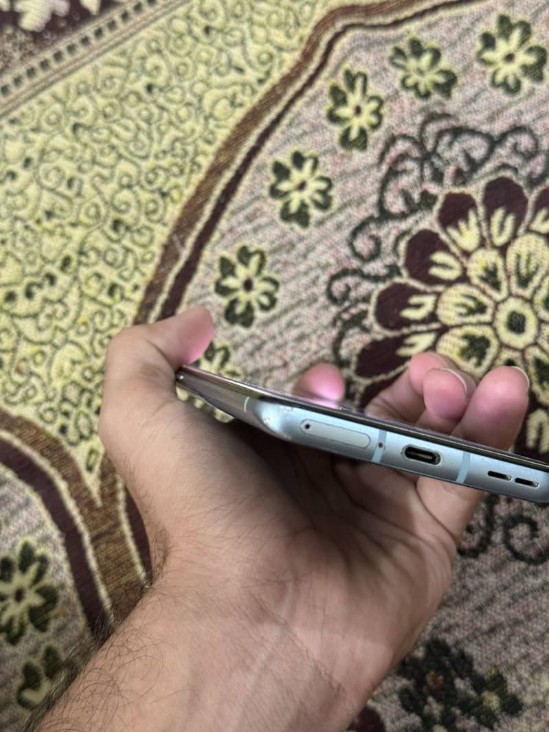 One Plus 9r 8