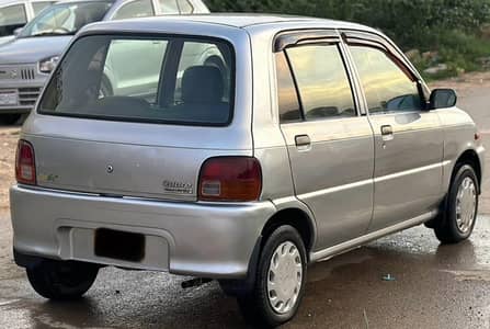 Daihatsu Cuore 2011