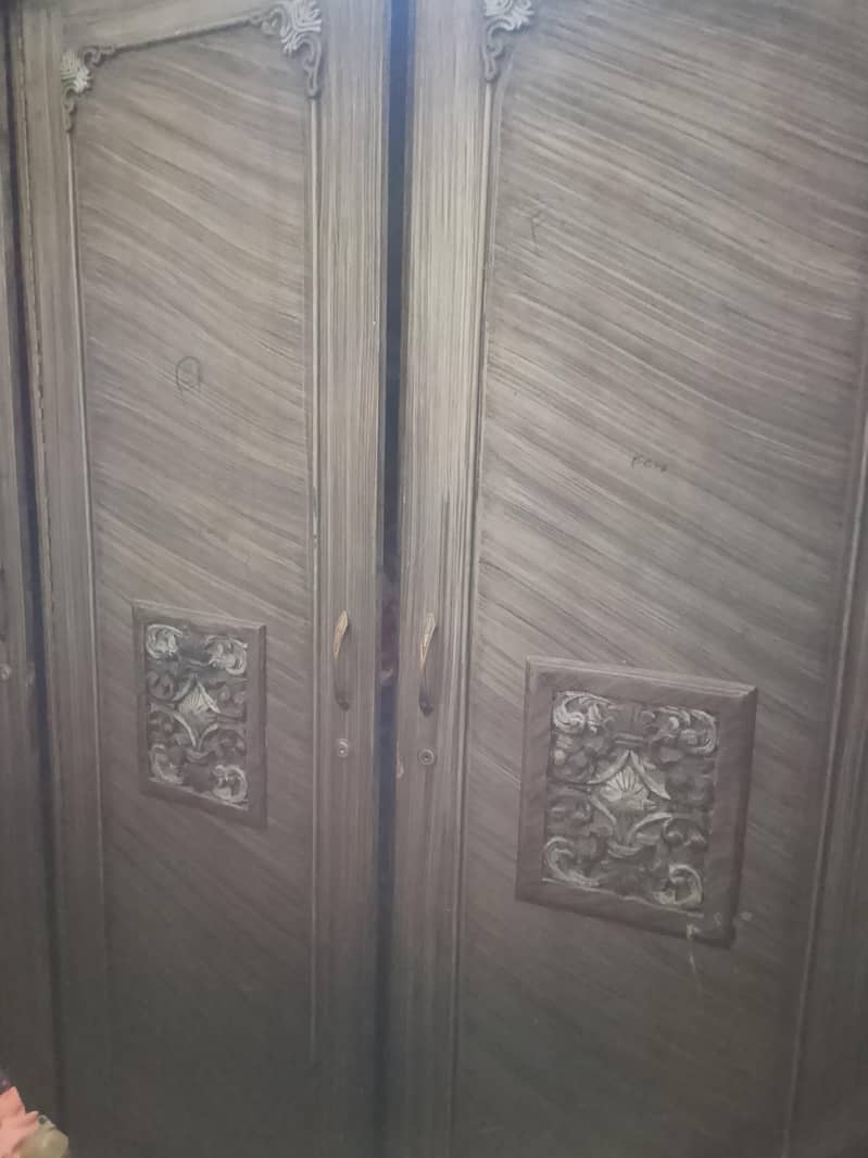 wardrobe 3 door separate. 2
