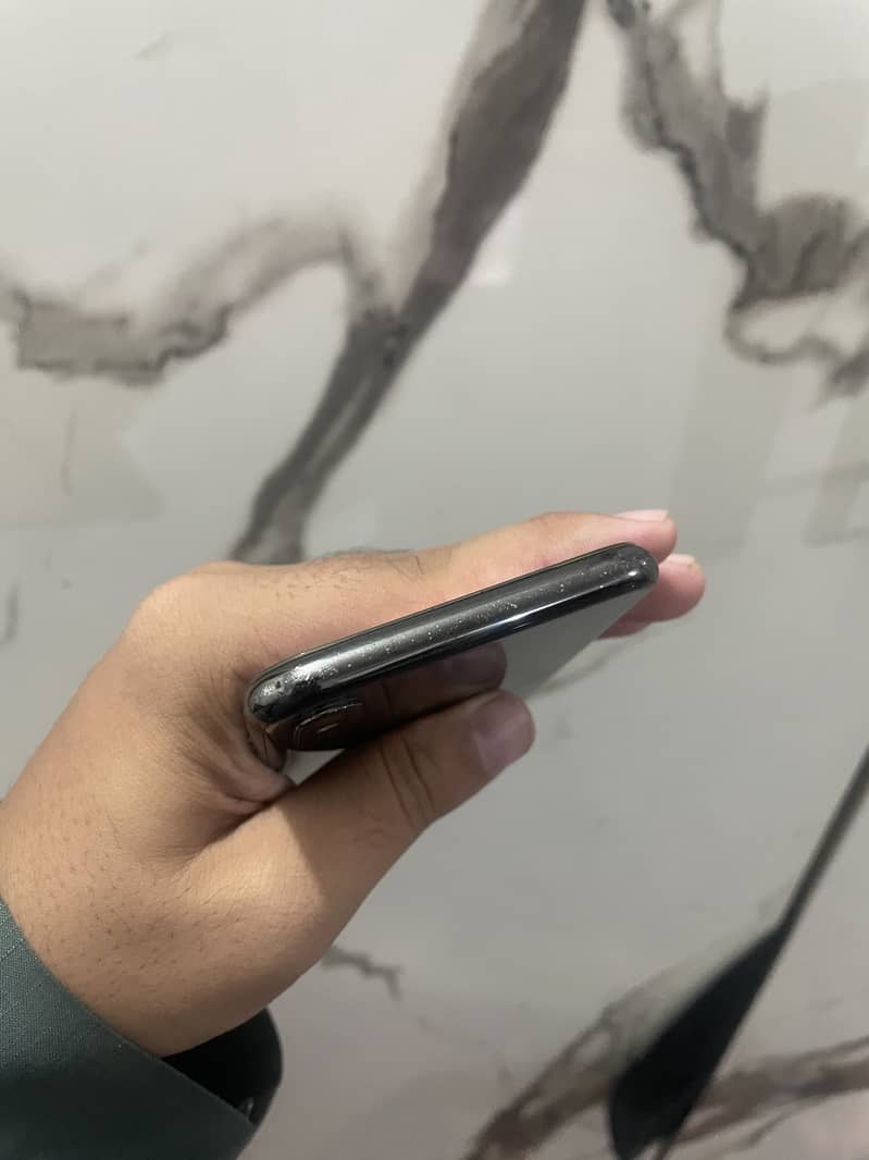Apple iPhone X 3
