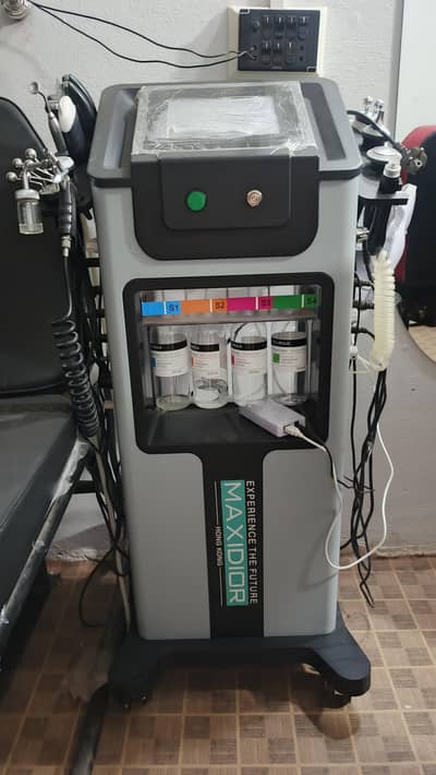 Hydra facial machine 11 in 1 150000
