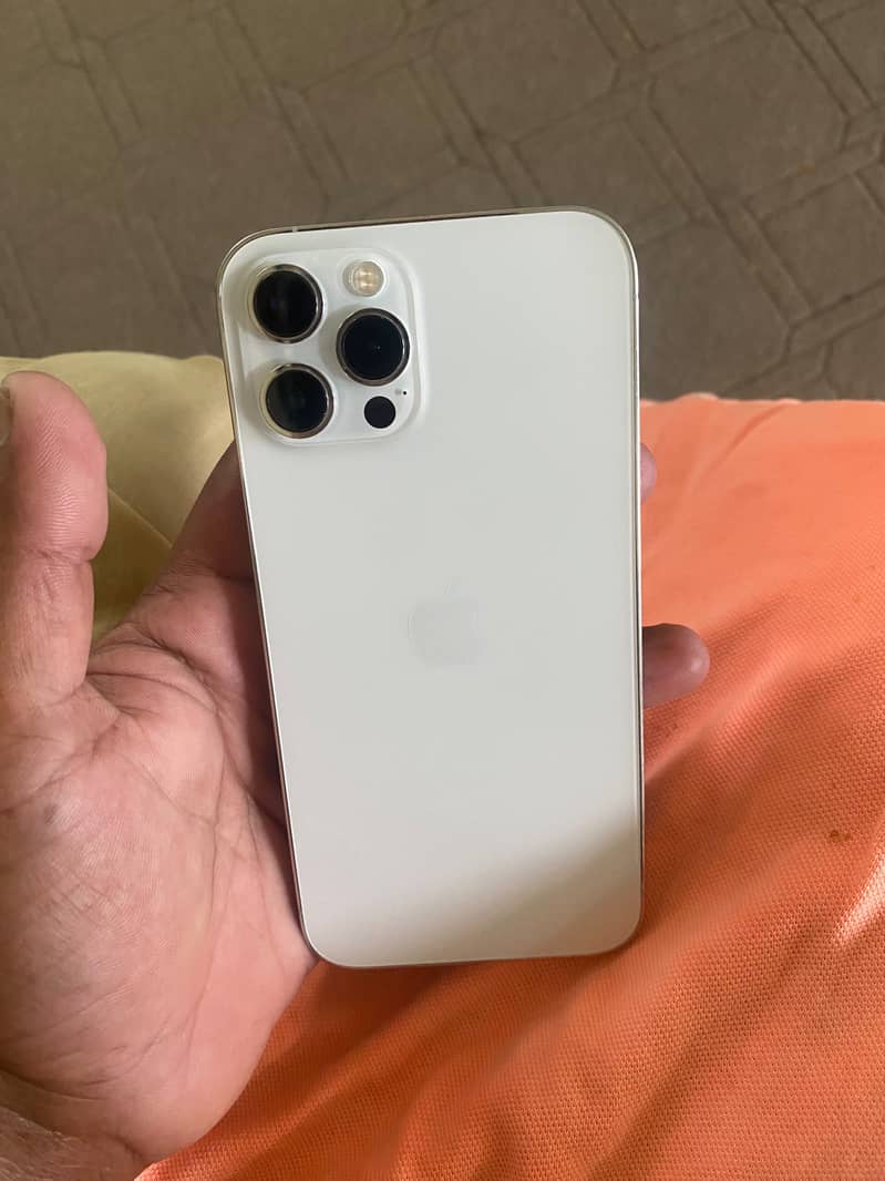 Apple iPhone 12 Pro Max 3