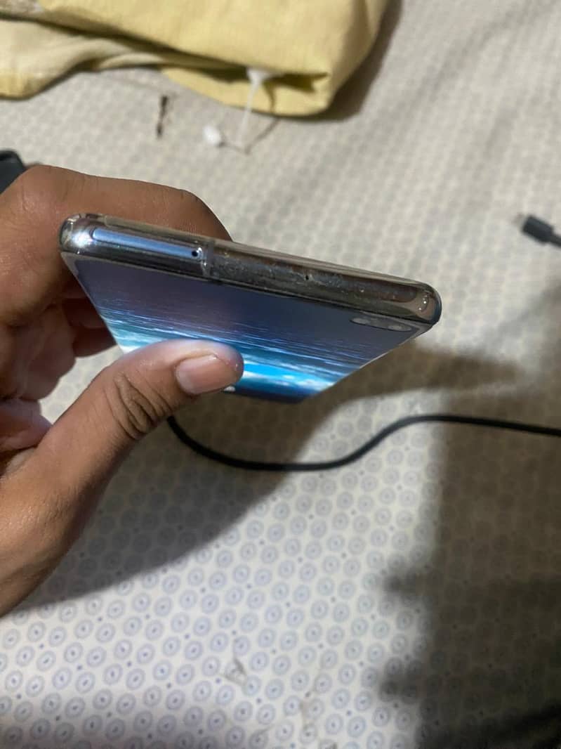Samsung S10 plus 4