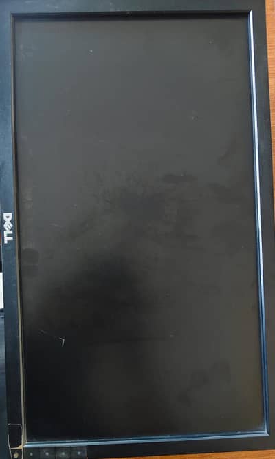 Dell LCD Sirf aik line hai screen pr Baki all ok hai result excellent