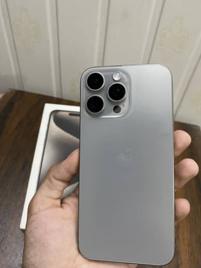 Apple iPhone 15 Pro Max 256GB Natural Titanium 88% Battery