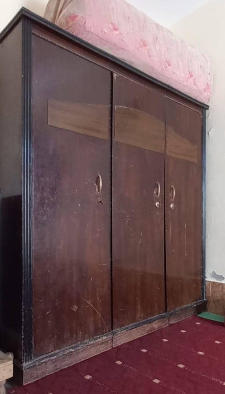wardrobe 1