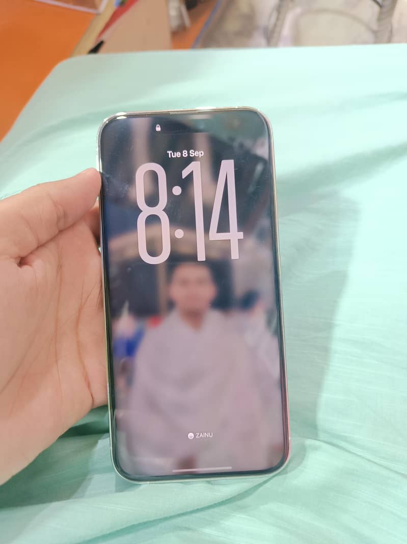 Apple iPhone 14 Pro Max 1