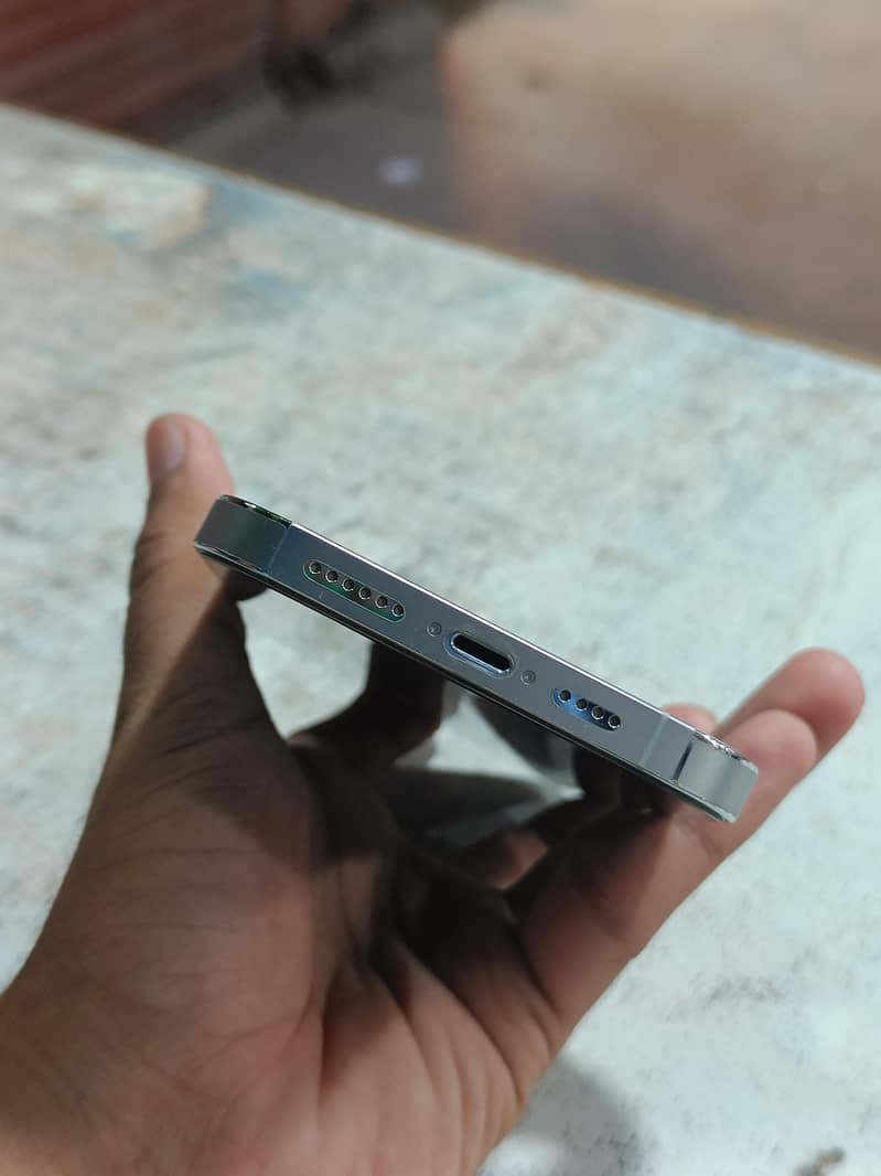 Apple iPhone 14 Pro Max 2