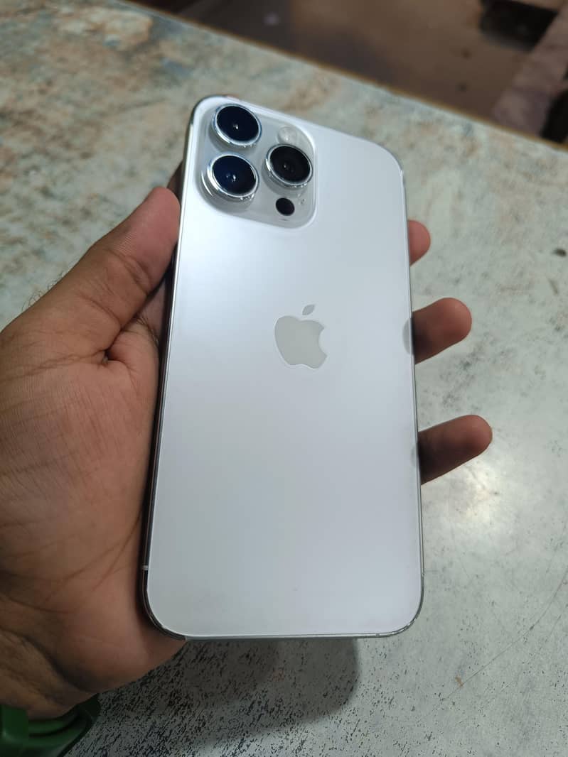Apple iPhone 14 Pro Max 3