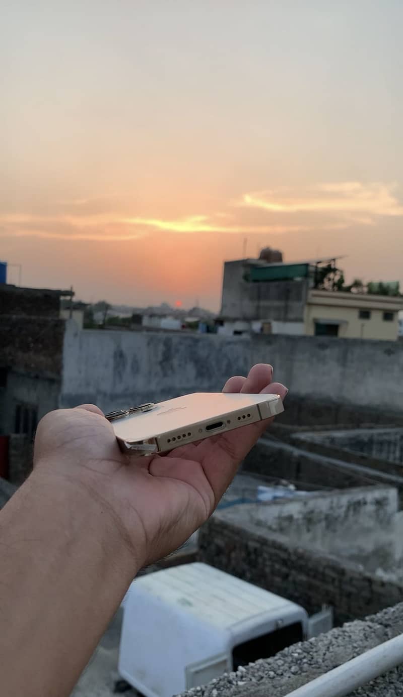 Apple iPhone 13 Pro 4