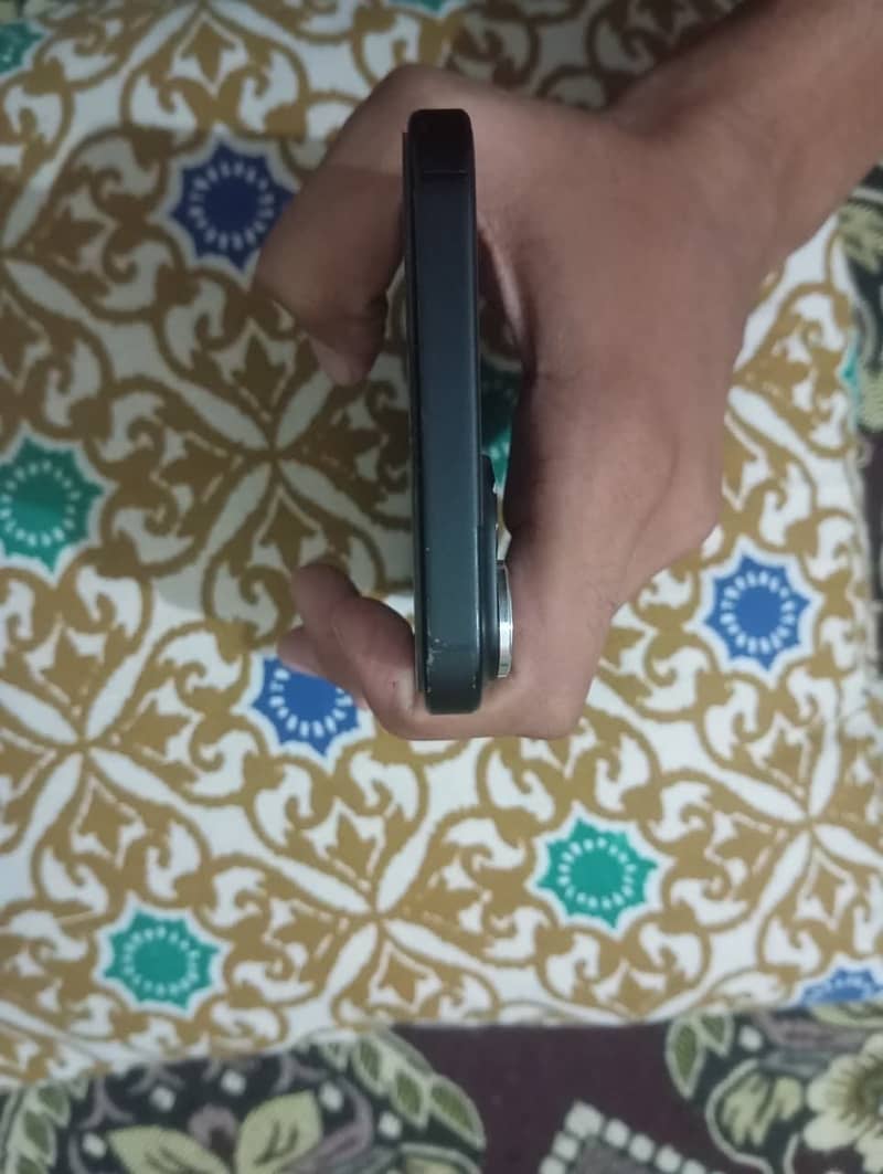 Apple iPhone 15 plus jv 0