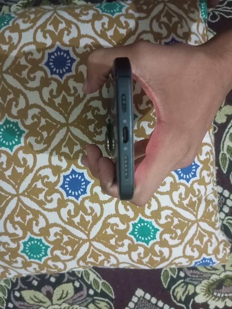 Apple iPhone 15 plus jv 4