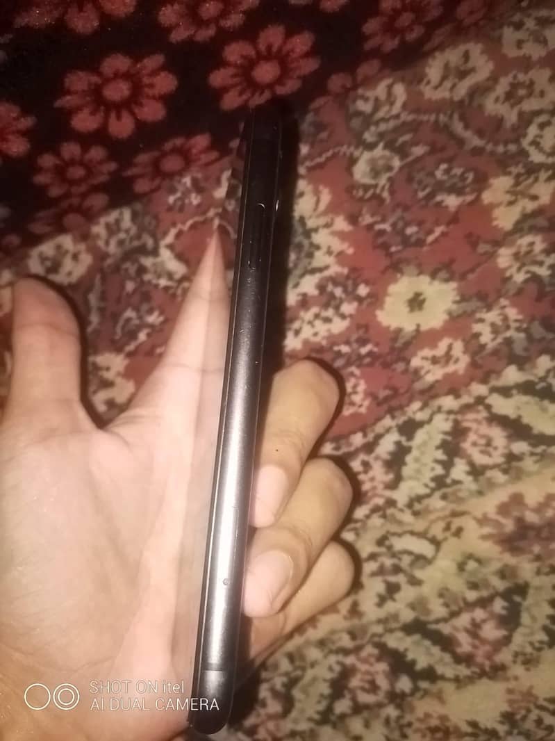Apple iPhone 11 3