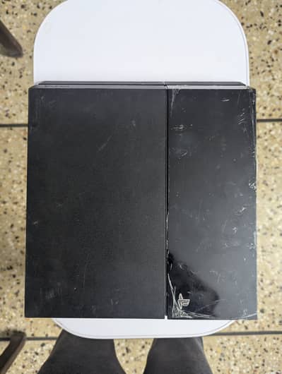 PS4 Fat Sealed 500 GB Non Jailbreak with 2 controllers and Fifa 20 CD