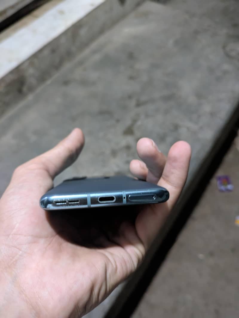 One Plus 10 Pro 4
