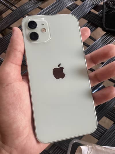Apple iPhone 12