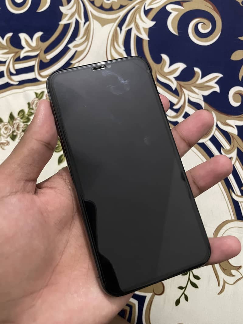 Apple iPhone 11 Pro 1