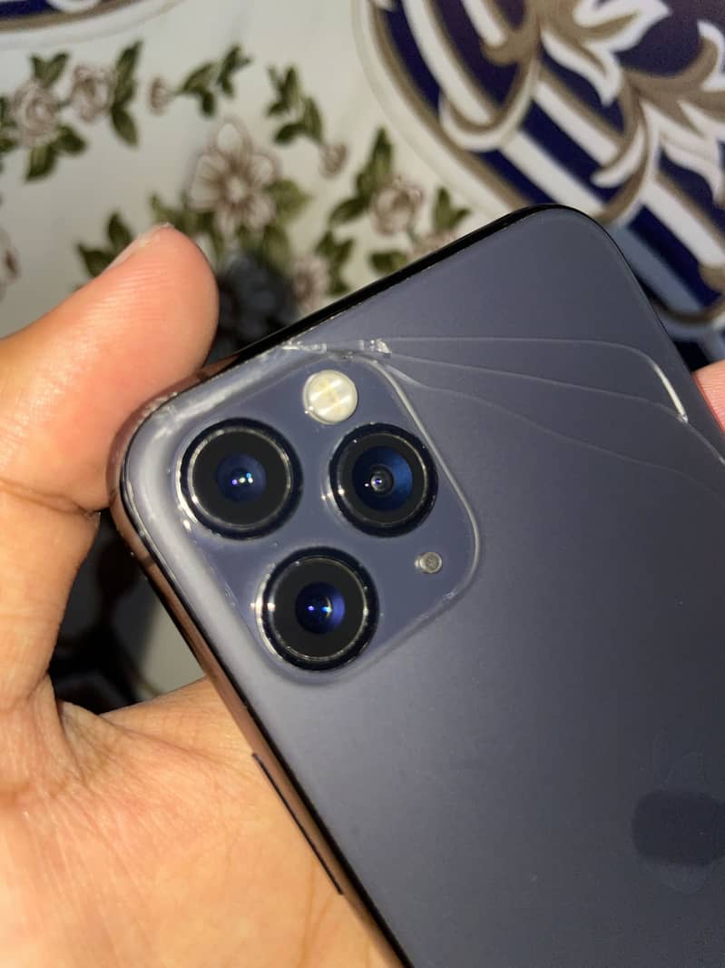 Apple iPhone 11 Pro 3