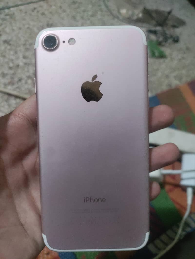 Apple iPhone 7 1