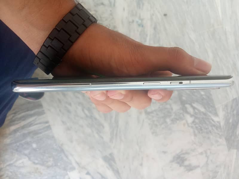 One Plus 9 Pro 4