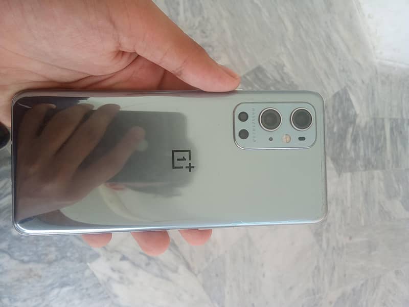 One Plus 9 Pro 7