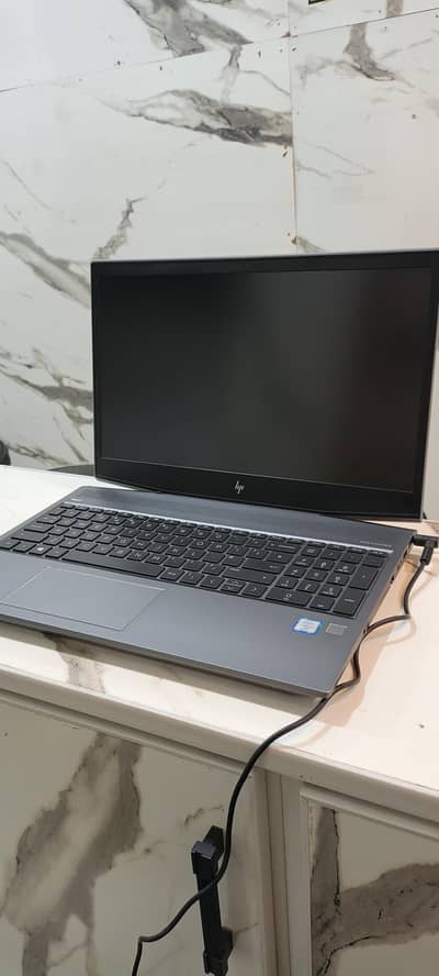 HP Zbook 15v G5 workstation i7 8th 16/512 GPU Nvidia 4 GB
