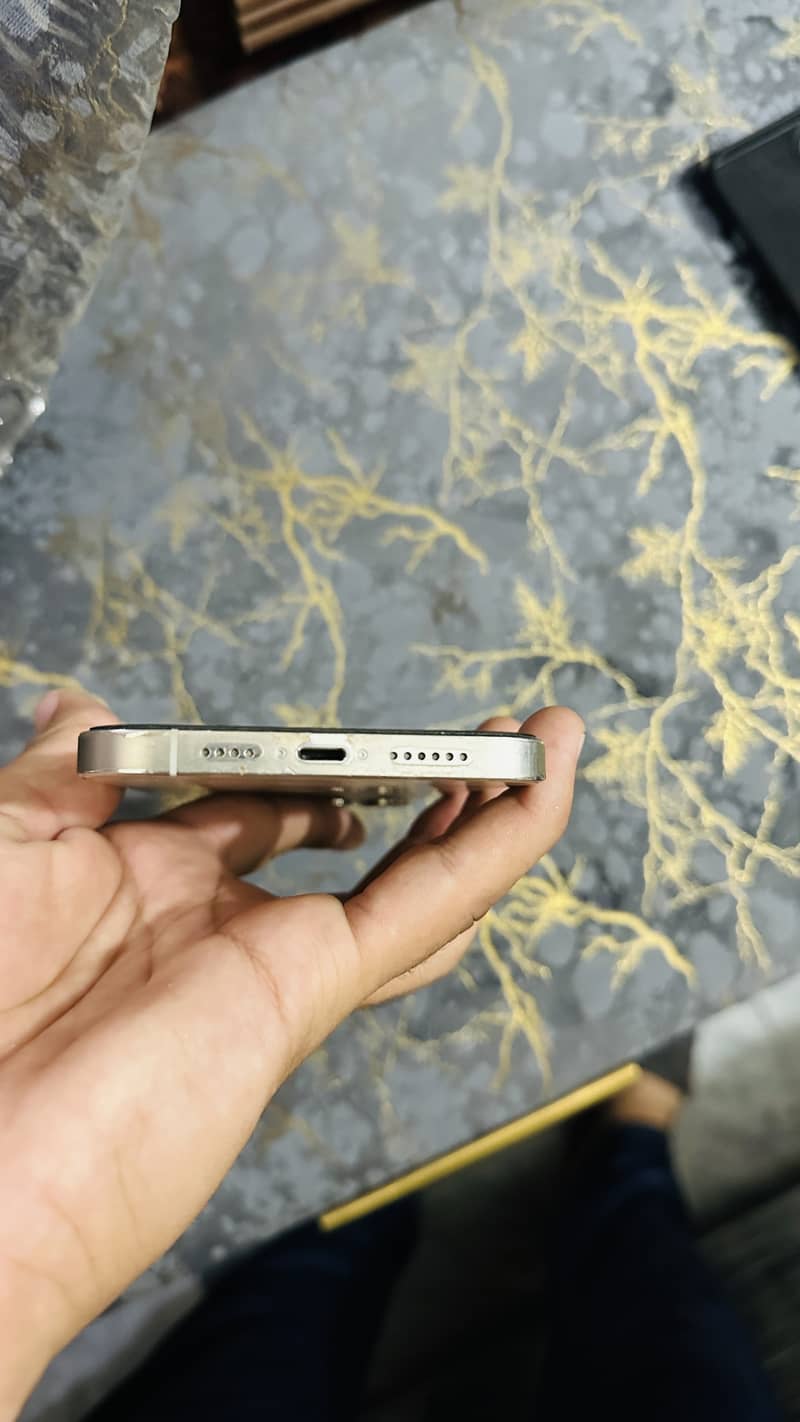 Apple iPhone 12 Pro Max 4