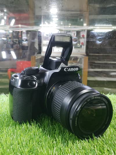 CANON. DSLR. 1300D. CAMERA