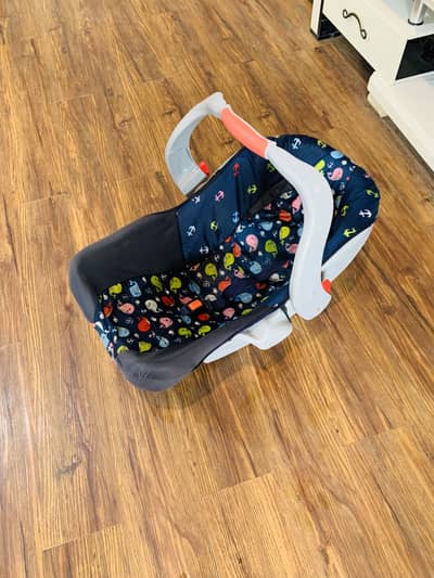 bambies baby car seat and carry cot 10/10 condition