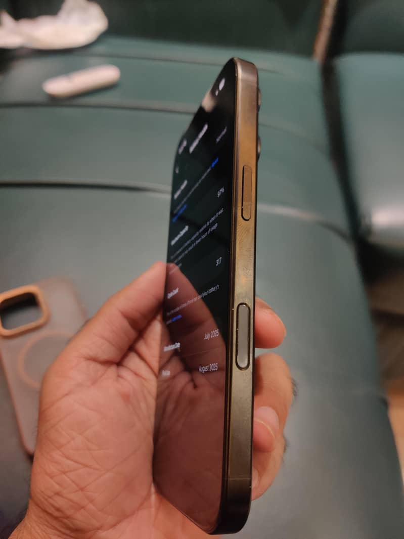 iPhone 16 Pro JV 4