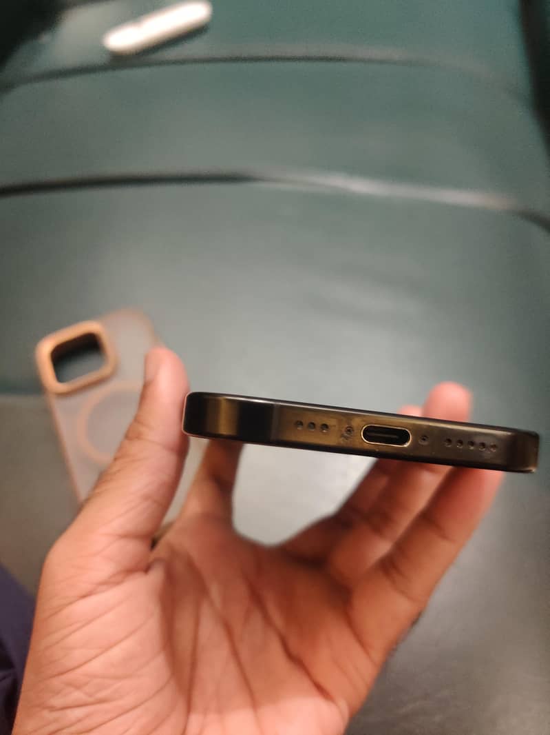 iPhone 16 Pro JV 5